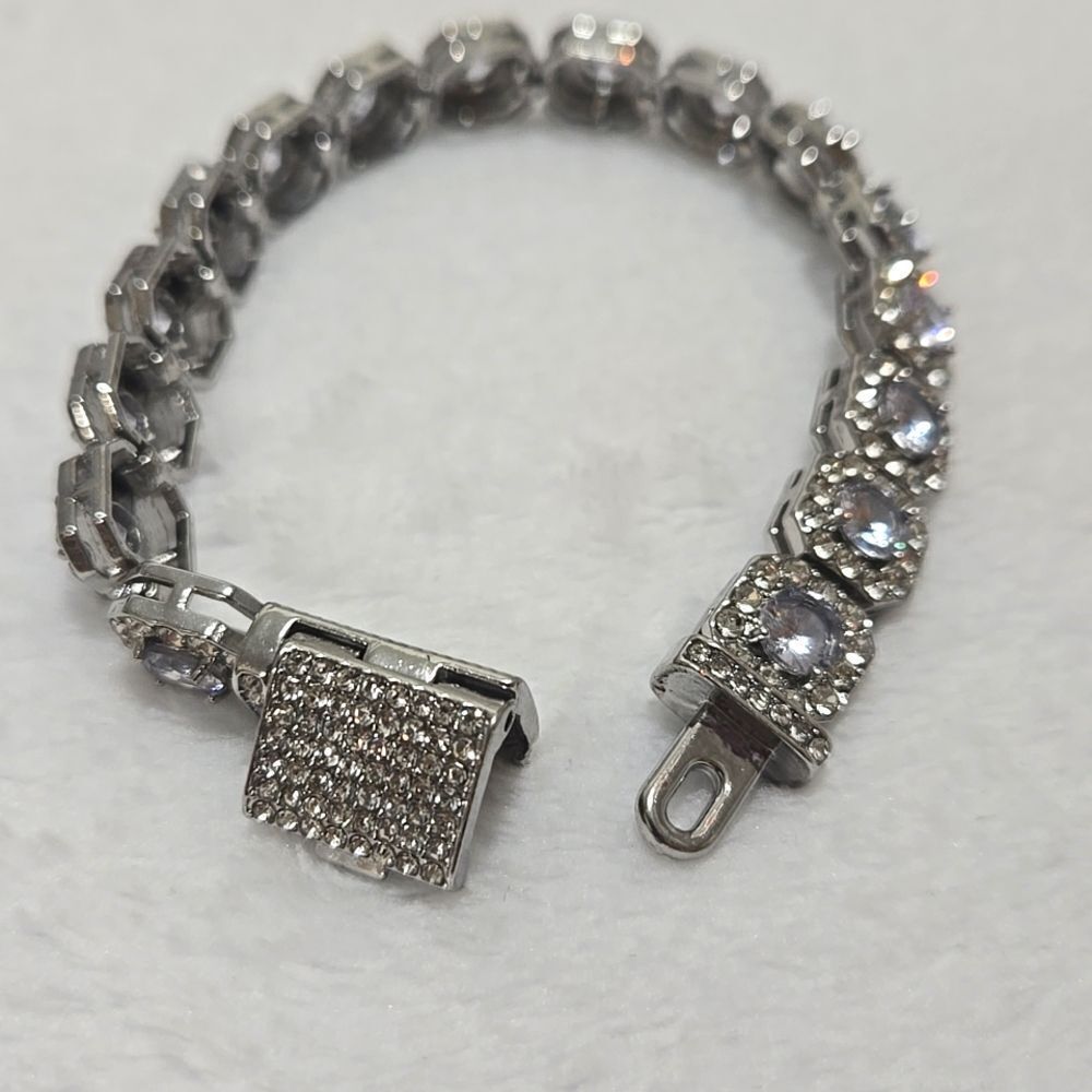 Silver Bracelet with Sparkling Crystals